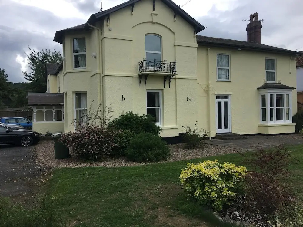 Winston Manor