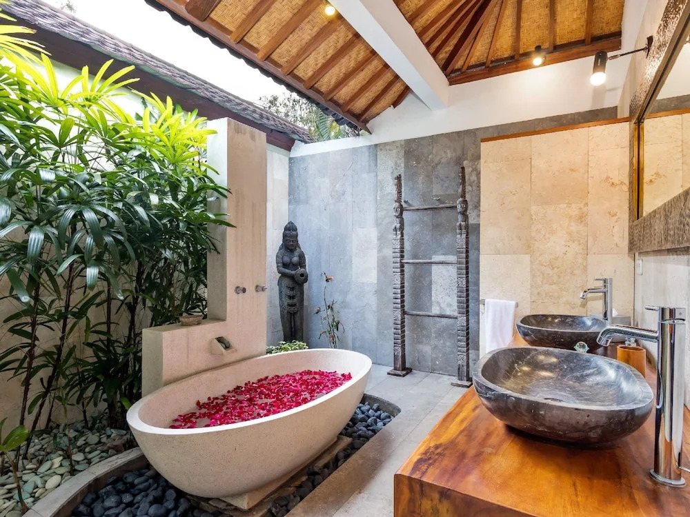 Villa Shantika by Villa Finder