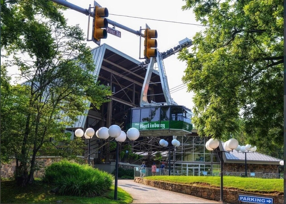 Gatlinburg Ski Week! 2 Bedroom 2 Bath Full Kitchen Sleeps N6834