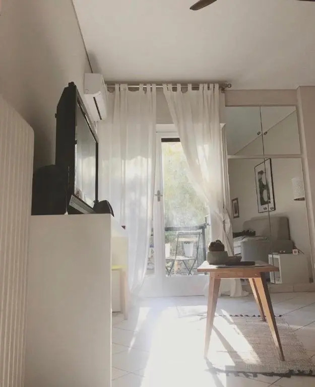 Live in Acropolis Studio on Pedestrian,Koukaki
