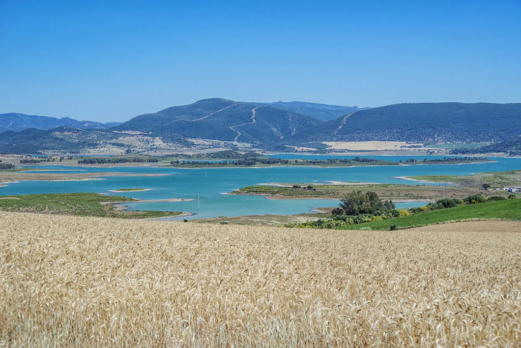 Private Villa Cortijo Sierra y Lago with private swimming pool