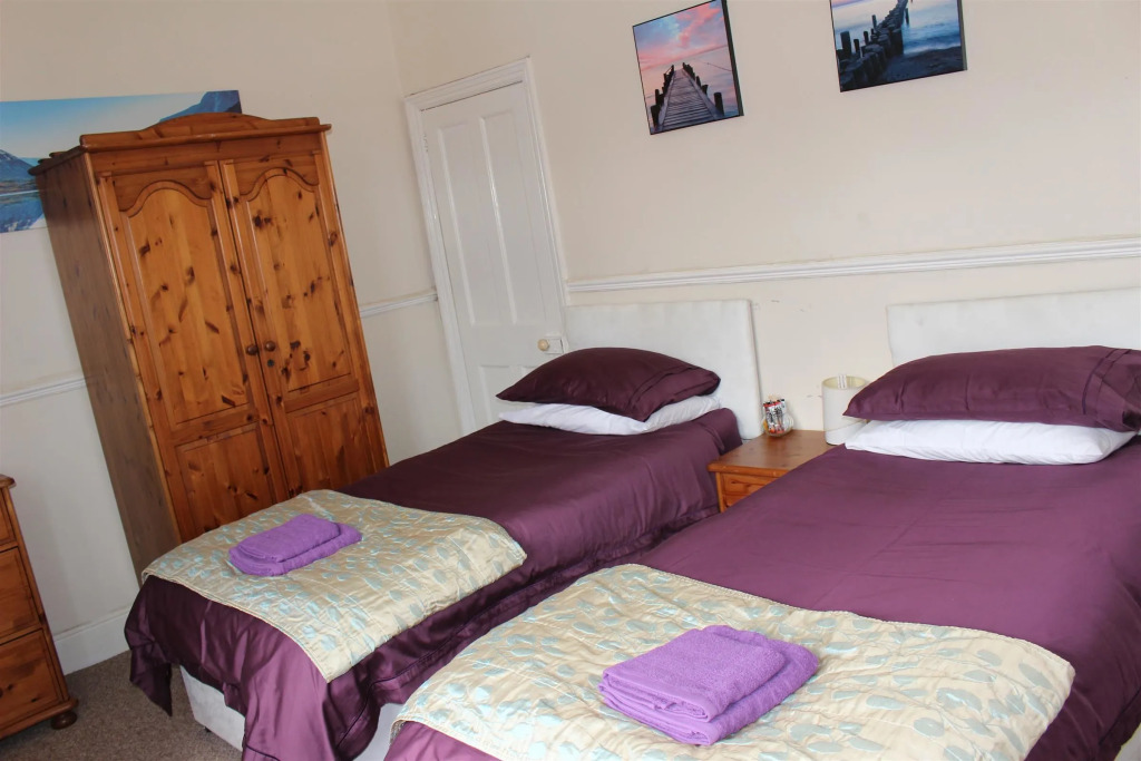 Napier Town House - Self Catering - Guesthouse Style - Twin and Double Rooms