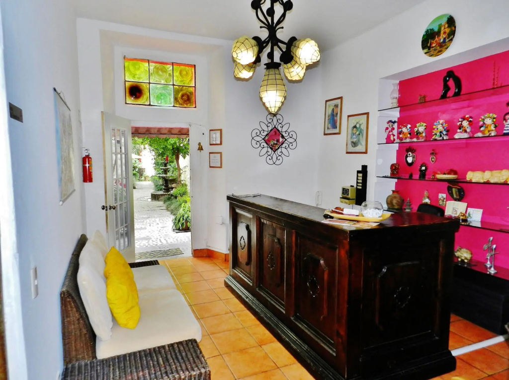 Hotel Rosa Morada