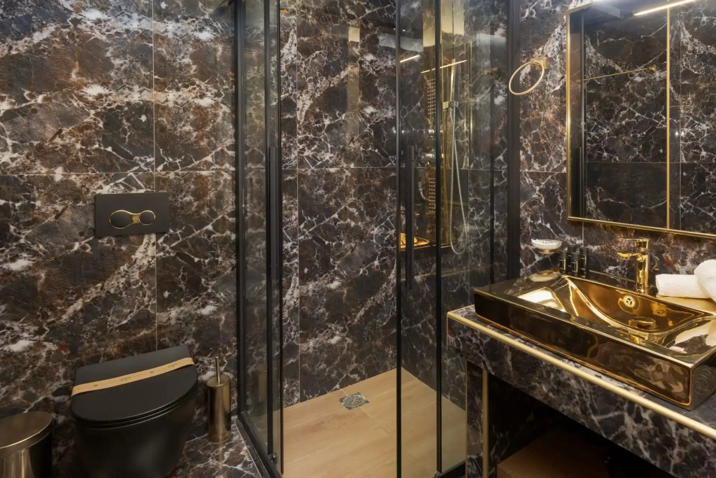Royal Gold City Suites by Omilos Hotels