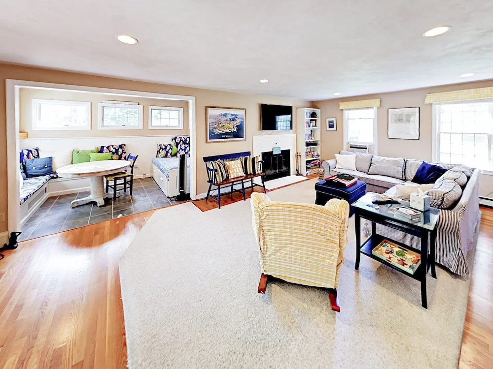 Walk to Beach: South Chatham Home
