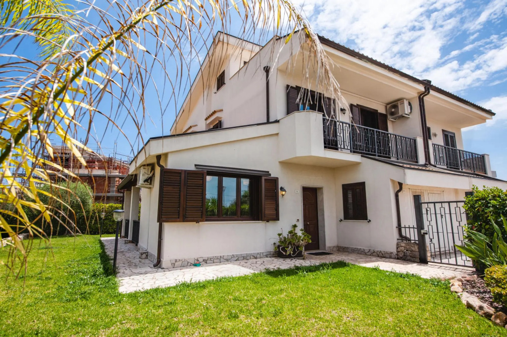 Casa Isola con Giardino
