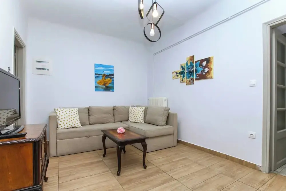 Relax in Elliniko Hidden Gem-vintage Bungalow With Garden and Hot Tub in an Iglo