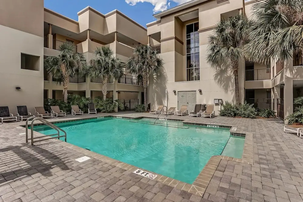 Dog-Friendly Home in the Tennis Villas w/Free WiFi, Shared Pool, Central AC
