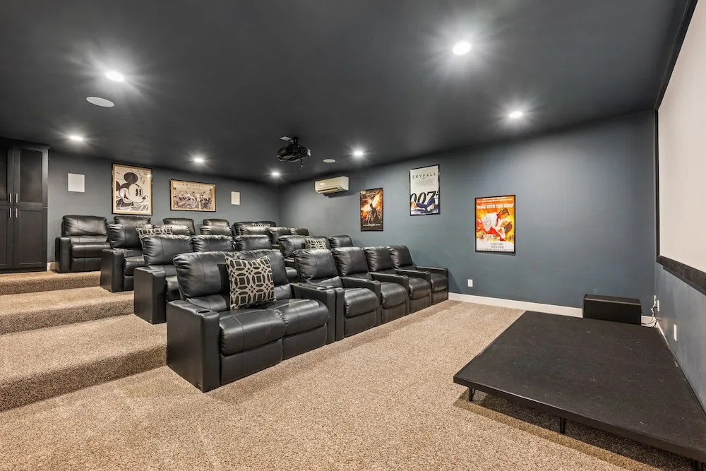 Grand Elite Retreat 16 Bedroom Home