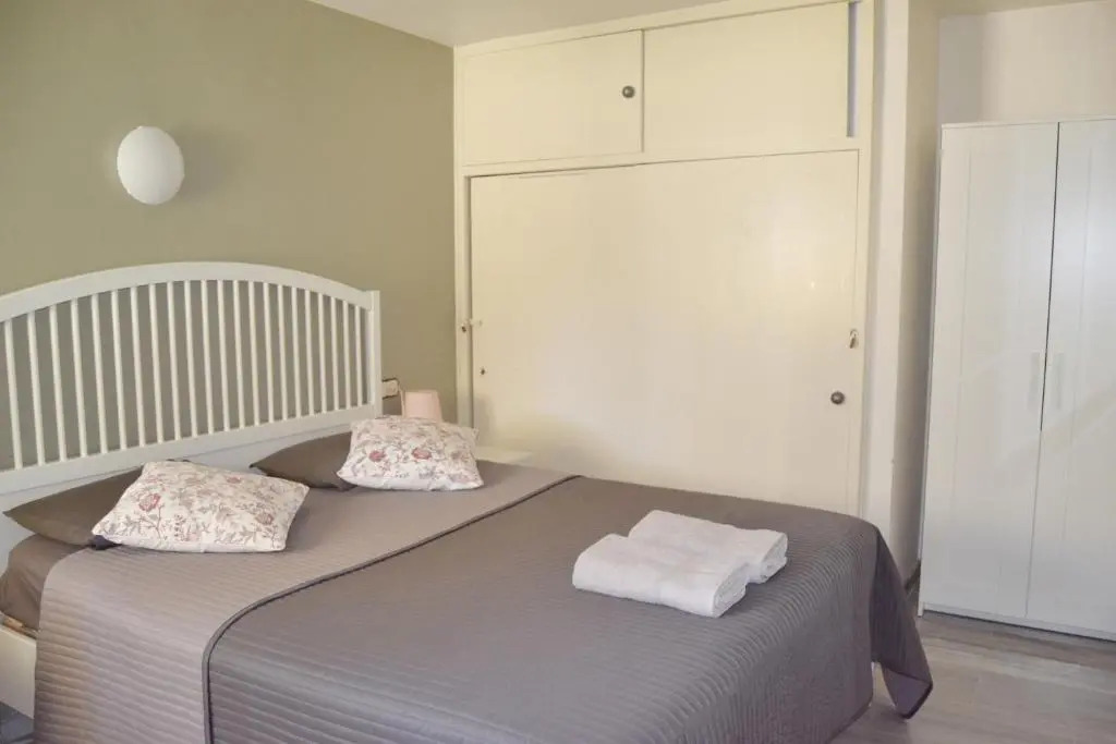 2 BEDROOM 2 BATHROOM APARTMENT in the heart of Fuengirola with big terrace and free parking space close to beach