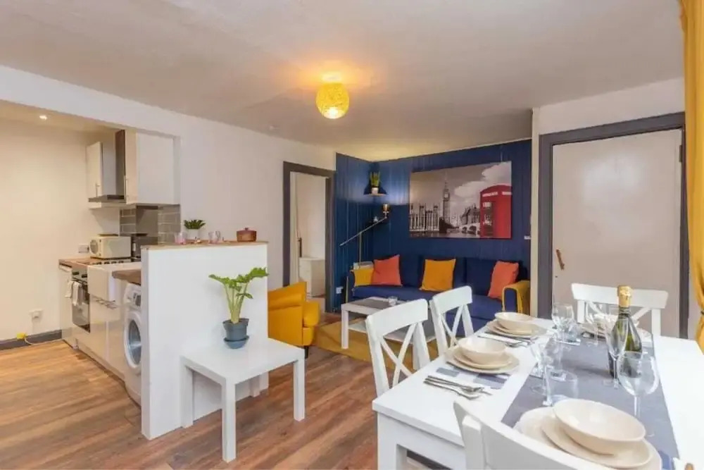 1 Bedroom Scottish Cottage-on Street Parking