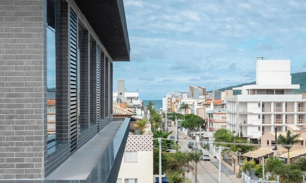 Apts in a Condominium w/ Pool Just 500 m fr Ingleses Beach - Mncs