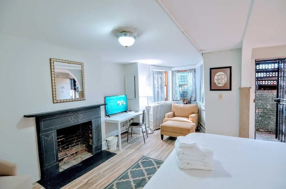 Capitol Hill Stanton Park Studio 1 Bedroom Apts