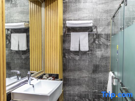 Shengzhou POLI Theme Business Hotel