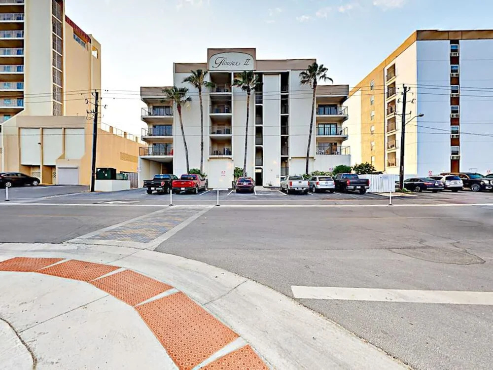 5570 Gulf Blvd Condo Unit 203 - 2 Br condo by RedAwning