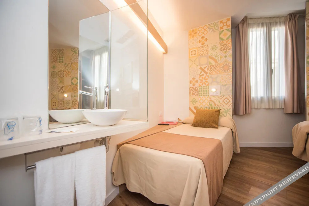 Hostal Marenostrum