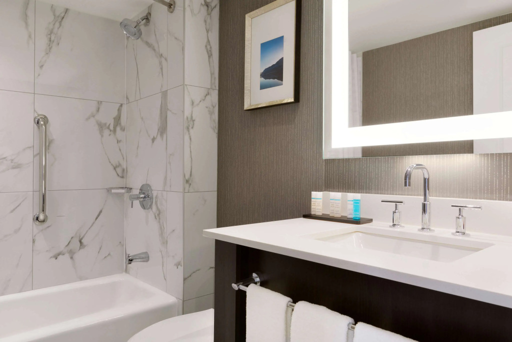 Embassy Suites By Hilton Toronto Airport