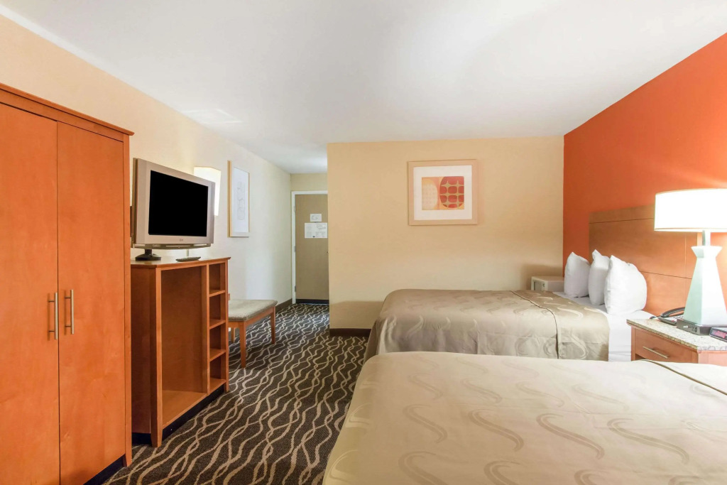 Quality Inn & Suites I-35 near Frost Bank Center