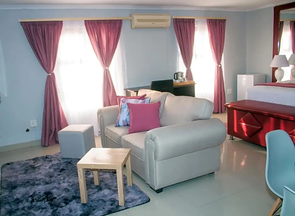 Cliffords Rufaro Hotel, Conference & Spa