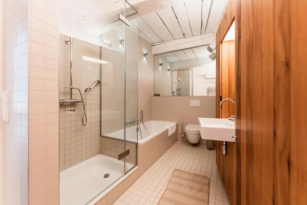 2BR Open Space Apt - City Center Gem