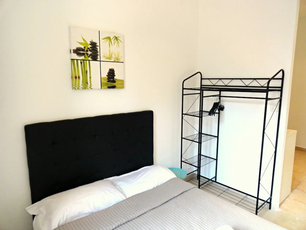 Central Studio Residence Lily