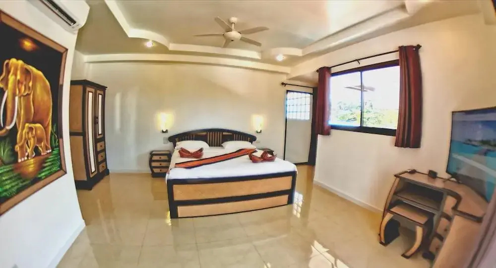 GOLDLAND Luxury Pool Villa Pattaya Walking Street 8 Bedrooms