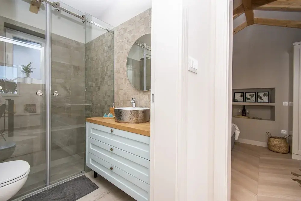 Charming 3-bed House in Tribunj