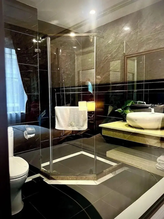 Ruby Queen Hotel