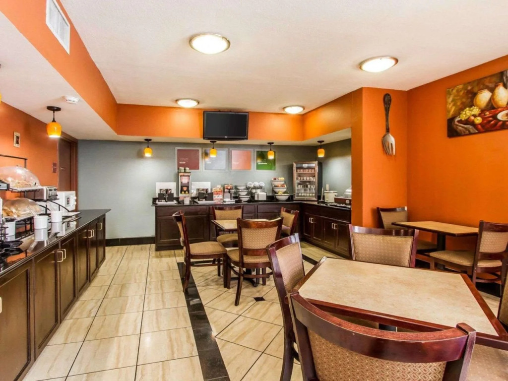 Comfort Inn & Suites Lincoln I-20