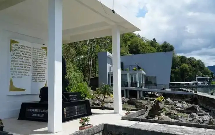 Tiara Bunga Hotel & Villa