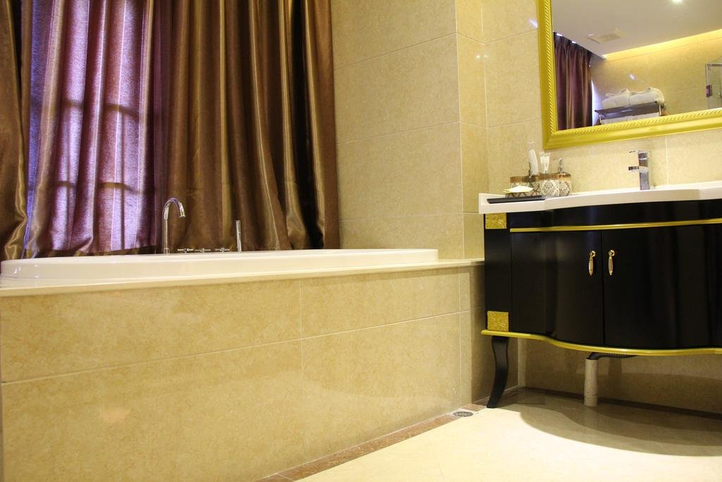 Xiamen Alice Theme Hotel