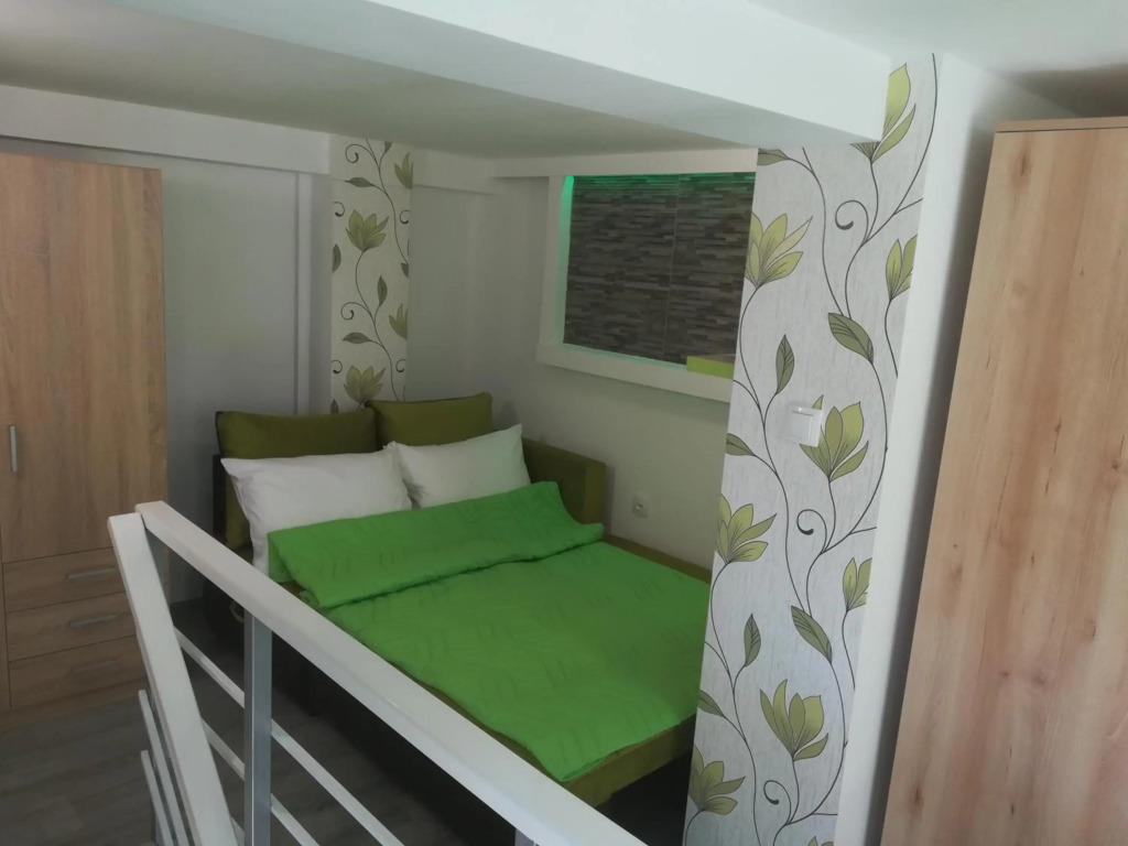 Classy and Cozy - New - 3 beds - Near Center