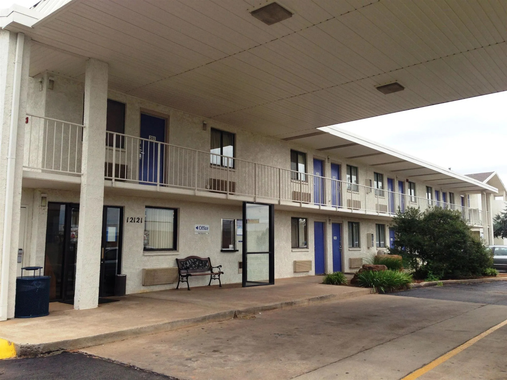 Economy Hotel Plus
