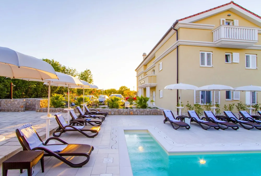 Luxury Apartments Villa Mande
