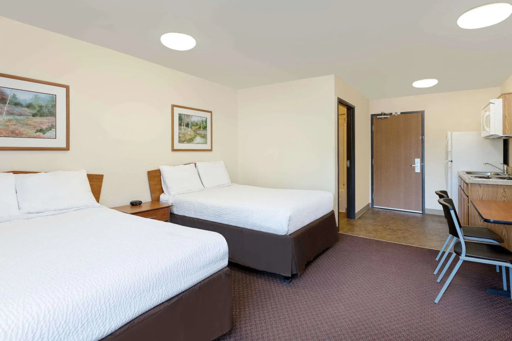 WoodSpring Suites Tyler Rose Garden