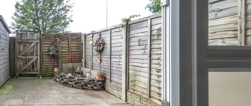 Tudors eSuites Birmingham City Centre House Private Garden