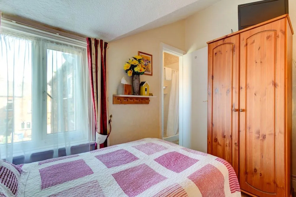 Dolphin Guesthouse