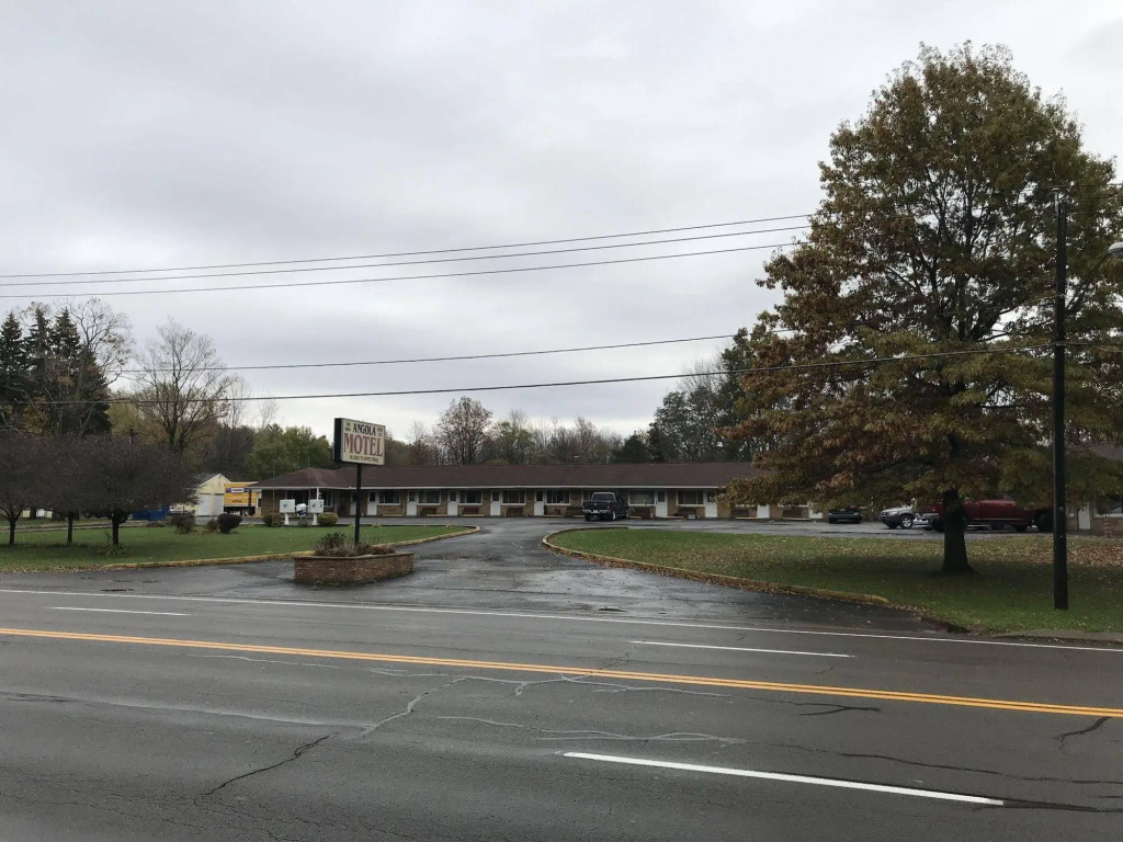 Angola Motel