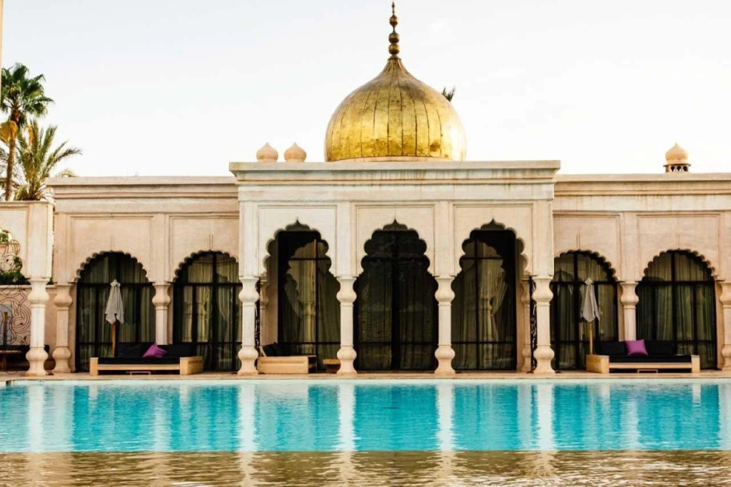 Palais Namaskar