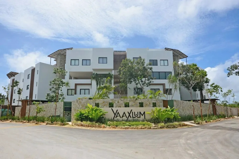 ANANA Yaaxlum 106 S