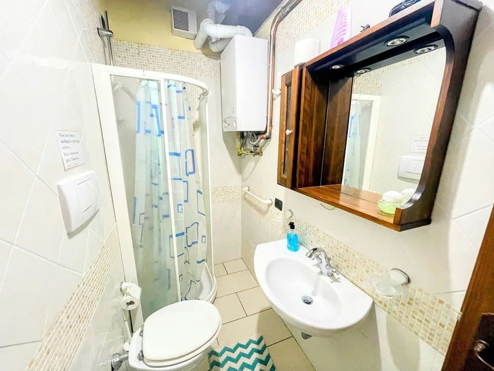 Apt 4 - Forget all Your Troubles - Relax in Paradise ! Air Con, Wifi! Sleeps 4
