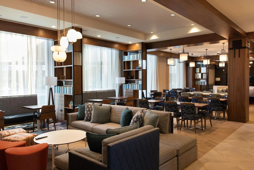 Hampton by Hilton at the Boston Seaport District