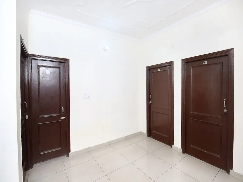 OYO 15644 Hotel Karma