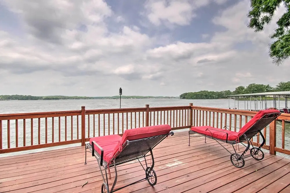 Hot Tub, Dock! Waterfront Lake Ozark Home!