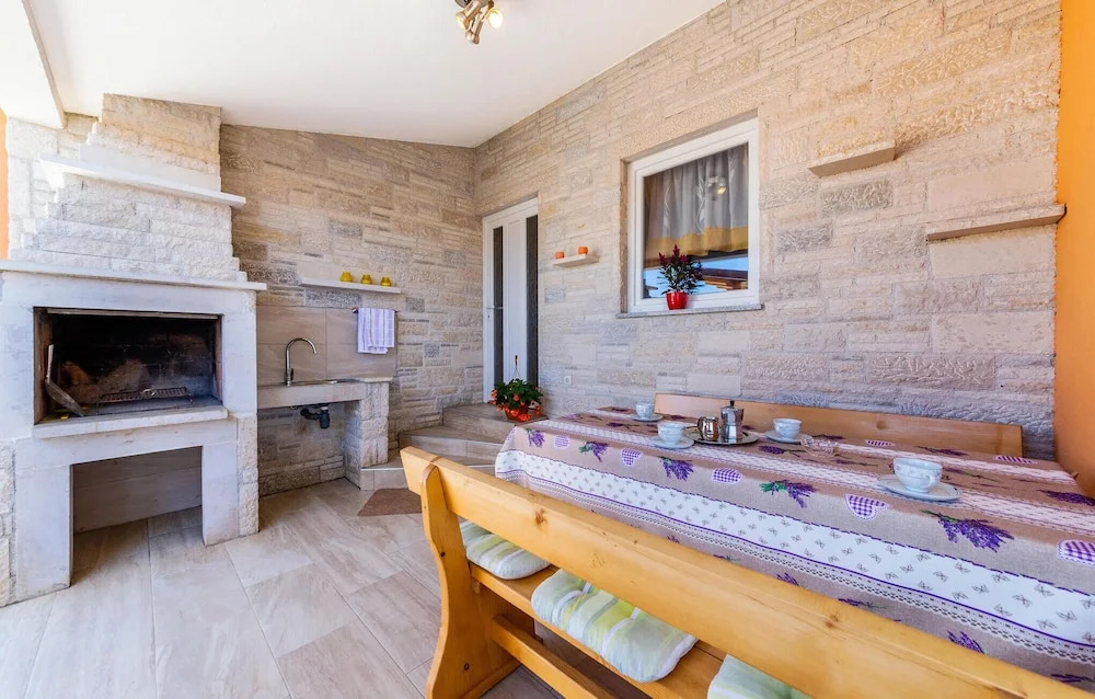 Awesome Home in Vodnjan with Hot Tub, WiFi & 2 Bedrooms