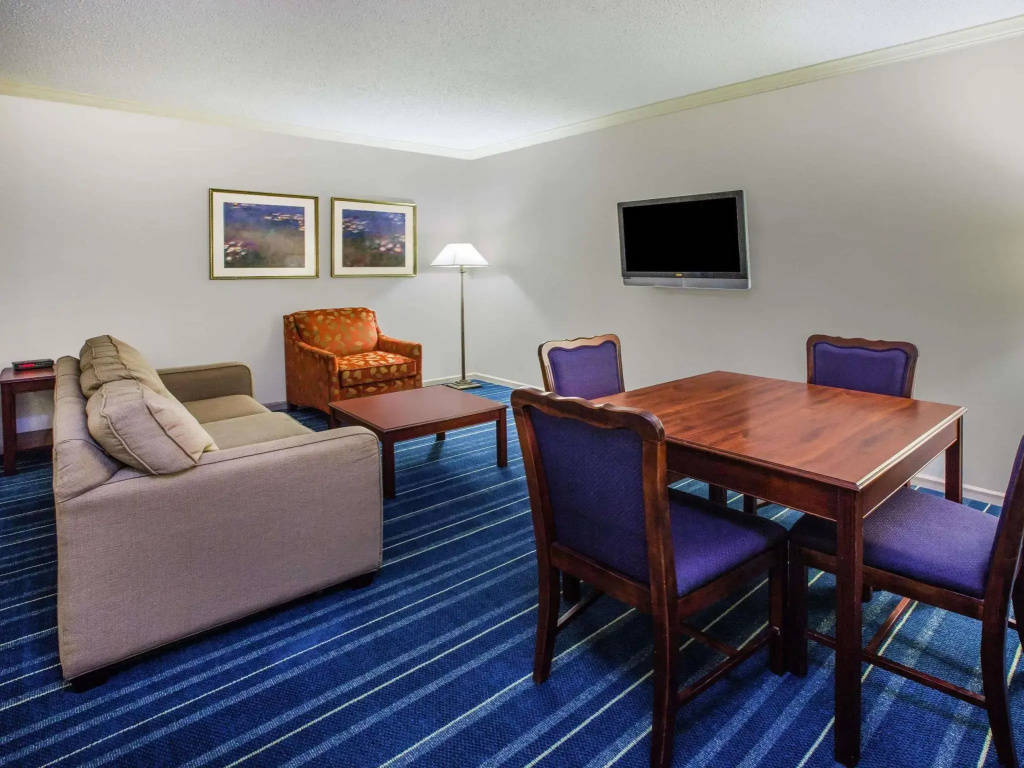 Days Inn by Wyndham Midland
