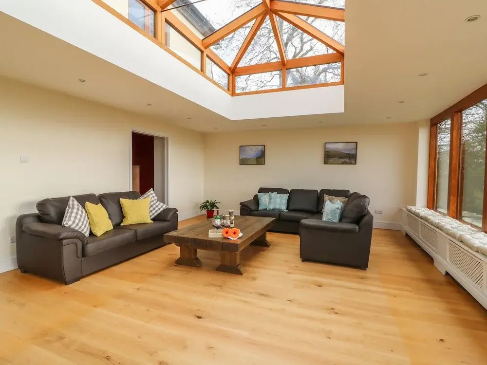 Oakwood House