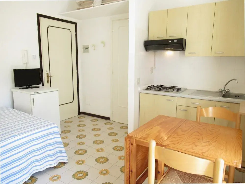 Studio With Large Terrace in Excellent Location Next to the Beach