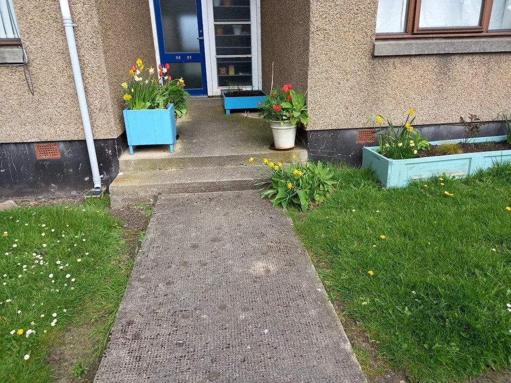 Inviting, Light and Airy 3-bed Apartment in Wick