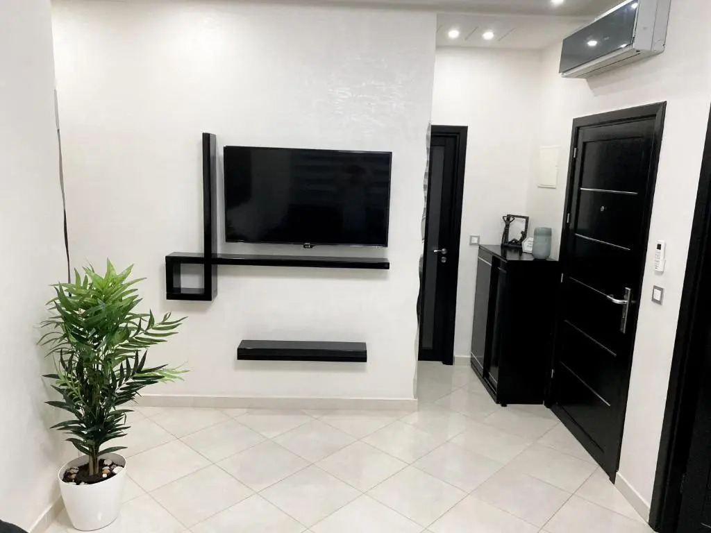 Luxurious apartment close to the sea